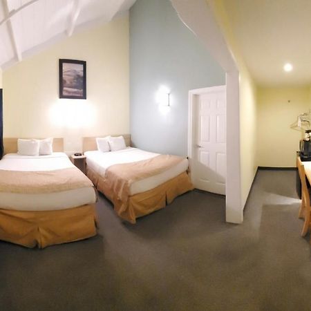 Travelodge By Wyndham Fairfield/Napa Valley Екстер'єр фото