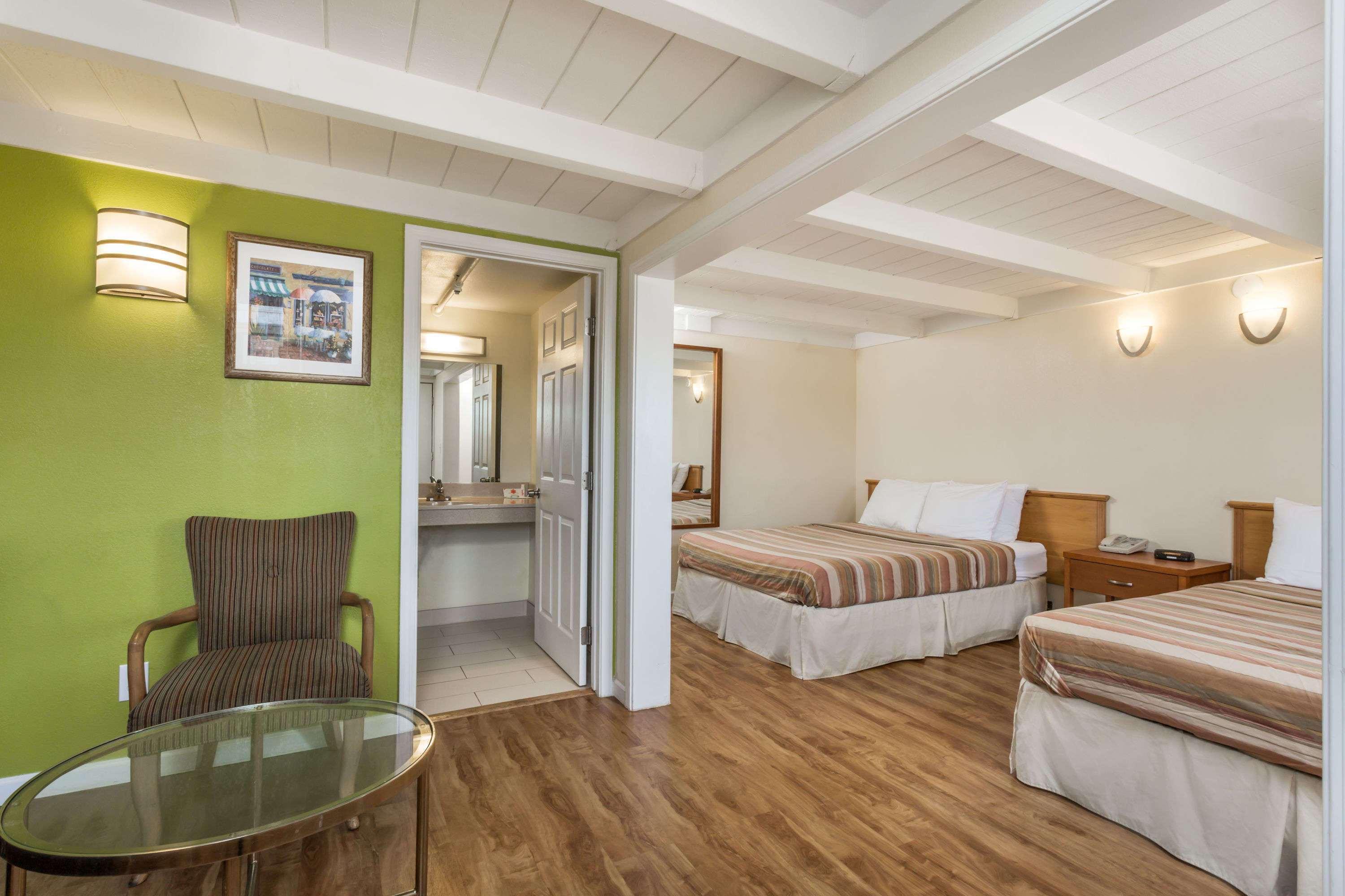 Travelodge By Wyndham Fairfield/Napa Valley Екстер'єр фото